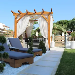  Aparthotel Azure Bliss